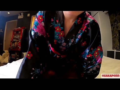 ❤️ Vajza e re cosplay pëlqen seksin deri në orgazmë me një shiringë në një kalorës dhe një blowjob. Vajzë aziatike me pidhi leshtore dhe cica të bukura me kostum tradicional japonez në video amatore që tregon masturbim me lodra qij. Sakura 3 OSAKAPORN. ❤❌ Video seksi në sq.pornplaybb.ru ❌️